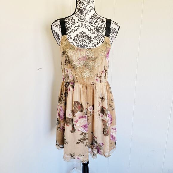 Urban Outfitters Dresses & Skirts - UO Staring At Stars Whinsical Floral Print Fit & Flare Mini Dress
